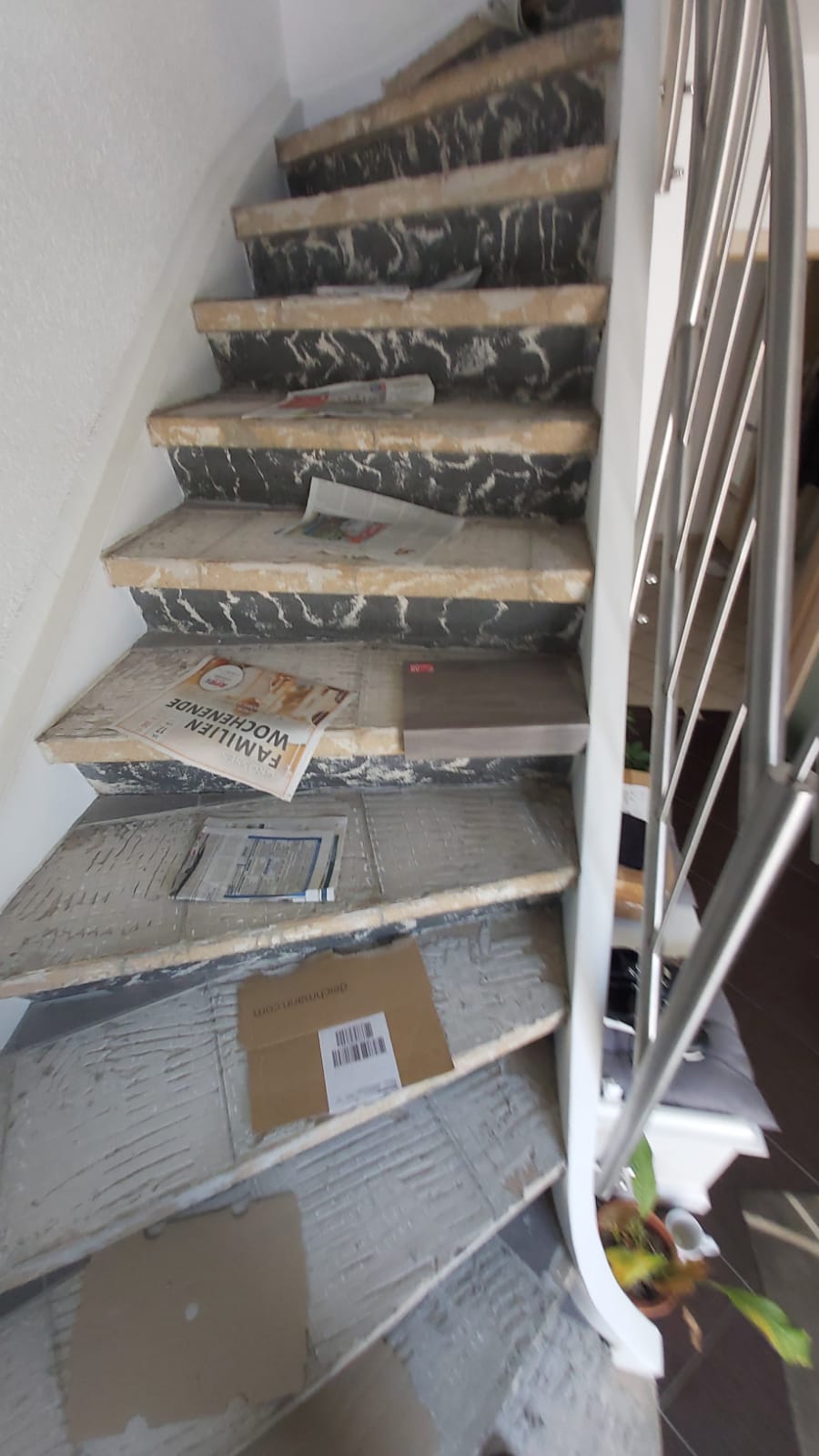 Treppenaufgang Vorbereitung für Vinylbelegung - Treppenrenovierung